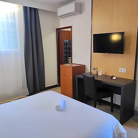 Et Le Relais Du Val D'orbieu Hotel 3*