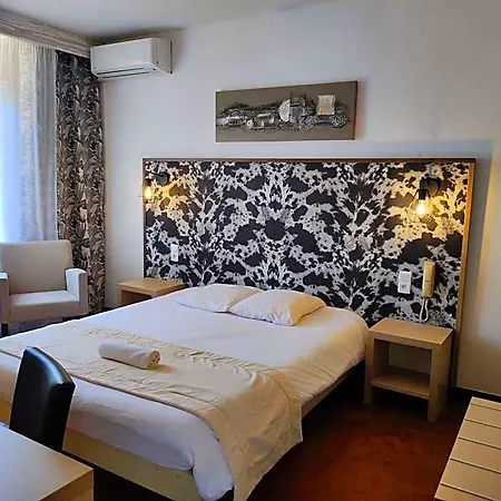Hotel Et Le Relais Du Val D'orbieu Ornaisons