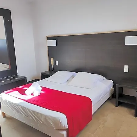 Et Le Relais Du Val D'orbieu Hotel 3*